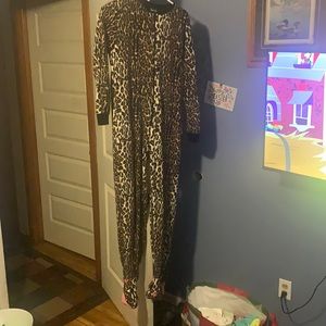 Footsie pajamas Leopard print with little kittens